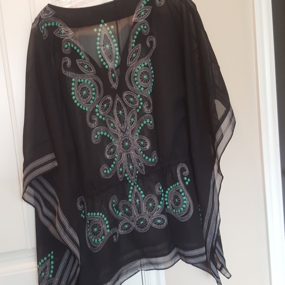 Black top - Picture 3 of 3